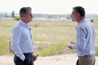 Zitara de Plusvalterra cumple un año en Aguascalientes y el avance de su obra es impresionante; aquí José Luis Morales y Alfonso Dávalos supervisando la obra. Foto JLMNoticias