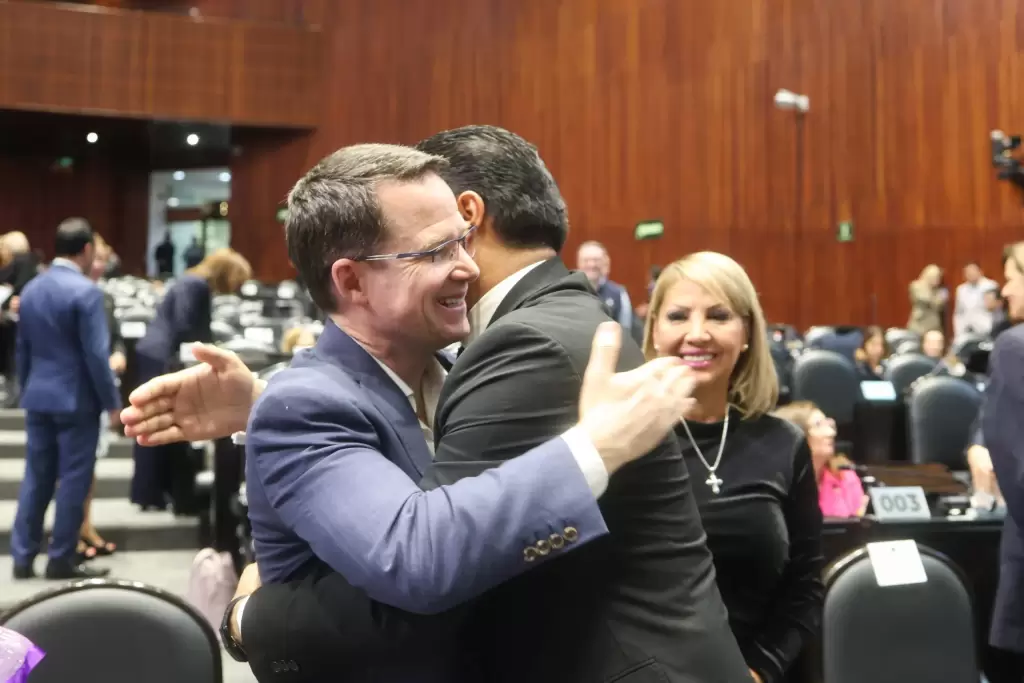 En fotografía: el senador Ricardo Anaya y el presidente municipal Leo Montañez. 
