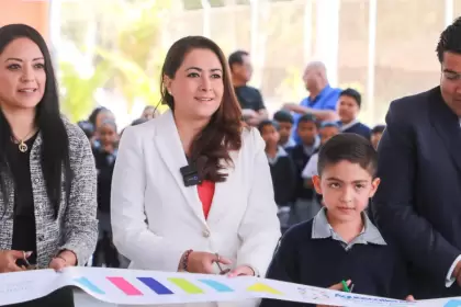 Tere Jiménez entregó obras en la Primaria “Niños Héroes” de Jesús María, con una inversión de 2.5 millones de pesos en beneficio de más de 300 estudiantes.