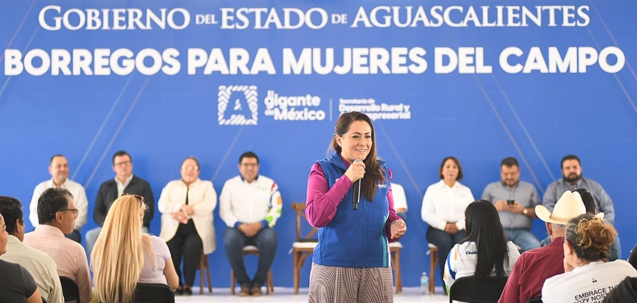 Tere Jiménez entregó 600 borregos a 200 mujeres del campo para impulsar su emprendimiento y fortalecer la economía familiar en Aguascalientes.