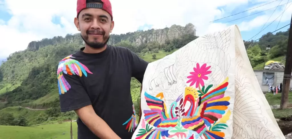 Artesano Oliver Teodoro.