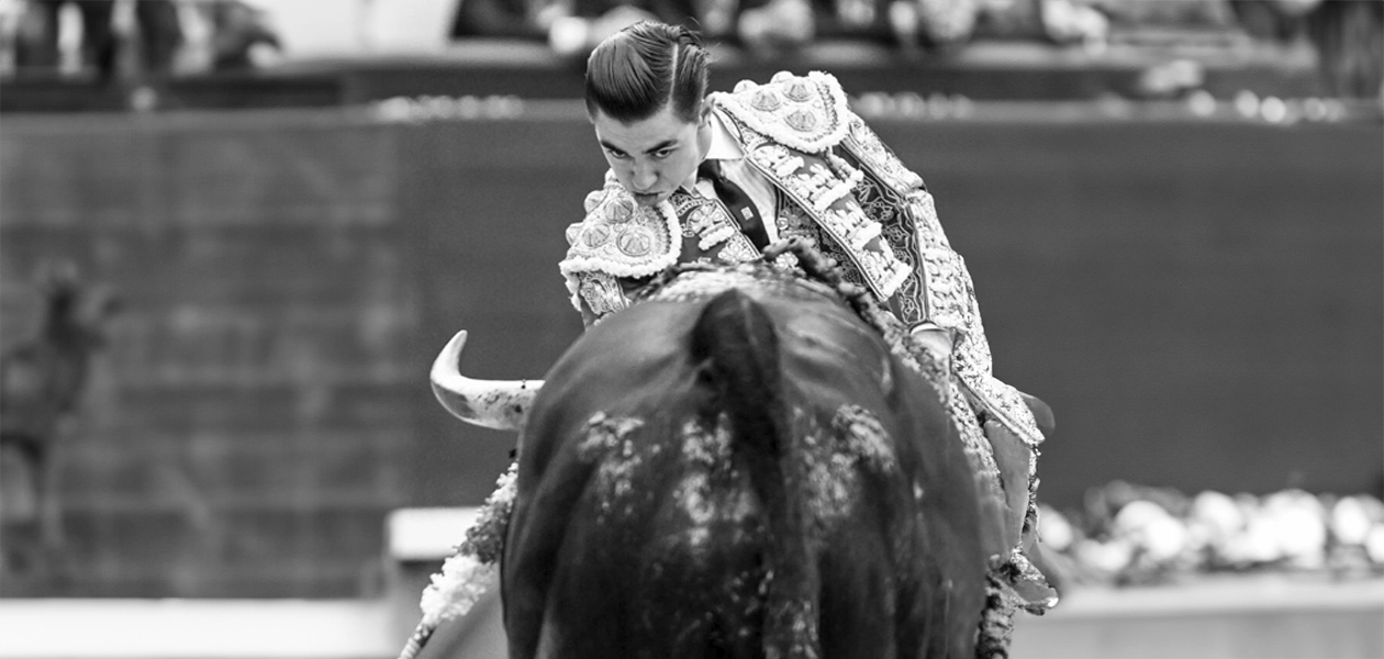 Decidido en todo momento se mostró Bruno Aloi en su última actuación novilleril en Madrid. (Fotos: Juanelo y Plaza 1)