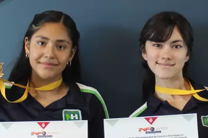 Reggina Chacón y Betzaida Delgado, alumnas de secundaria en Aguascalientes, competirán en INFOMATRIX Latinoamérica 2025 en Costa Rica con un proyecto sobre salud mental.