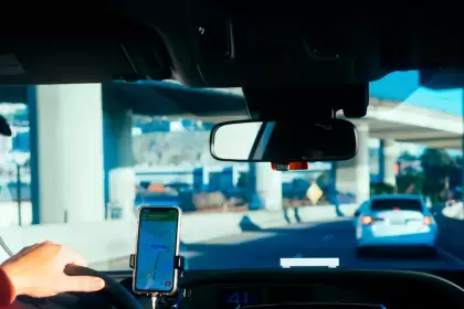 Imagen ilustrativa del uso de Uber en los aeropuertos de México. Foto: JLMNoticias / Especial / Unsplash.