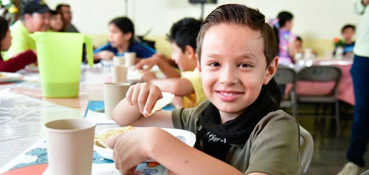 El DIF Estatal entregó apoyos alimenticios a 235 comedores en Aguascalientes, beneficiando a más de 15 mil personas con alimentos sanos y nutritivos.