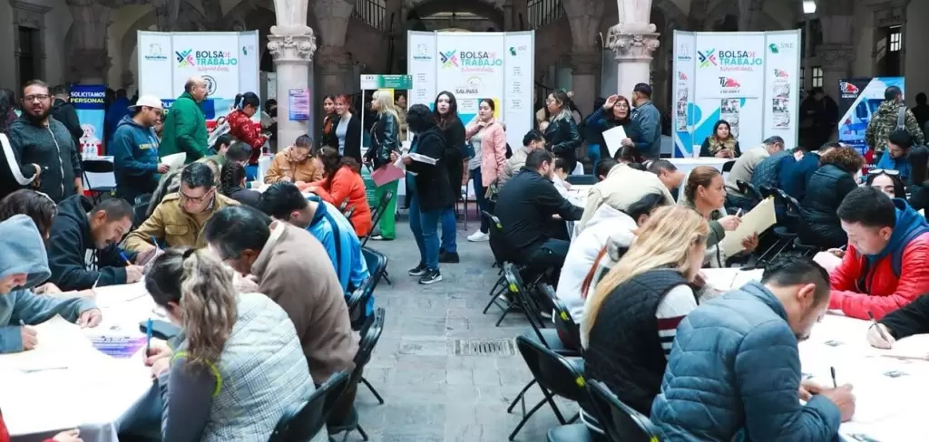 Más de 27 mil personas han sido atendidas en los Jueves de Bolsa de Trabajo y Brigadas de Empleo impulsadas por el Gobierno de Aguascalientes.