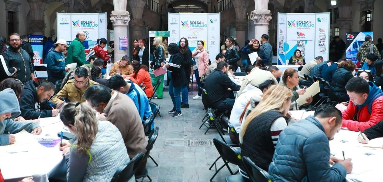 Más de 27 mil personas han sido atendidas en los Jueves de Bolsa de Trabajo y Brigadas de Empleo impulsadas por el Gobierno de Aguascalientes.