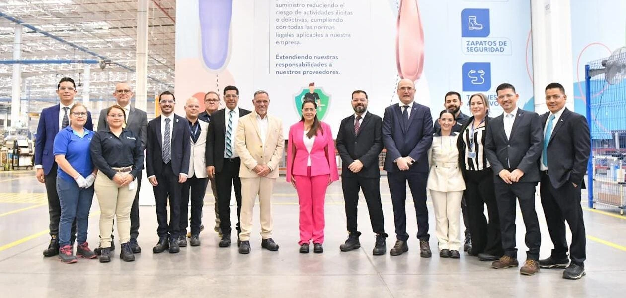 Edgewell invierte 110 mdd en Aguascalientes con nueva planta que generará más de 1,300 empleos, inaugurada por Tere Jiménez.