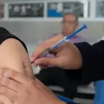 El Gobierno de Aguascalientes invita a completar el esquema de vacunación gratuito en los Centros de Salud, IMSS e ISSSTE del estado.