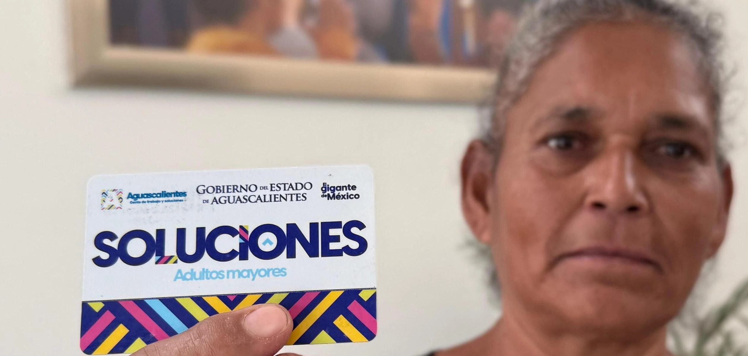 La Sedeso invita a tramitar la Tarjeta Soluciones para acceder a programas sociales, apoyos y descuentos. Disponible en línea o en oficinas del estado.