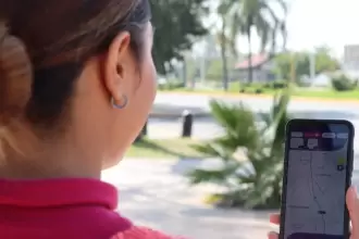 La app YoVoy StopBus permite ver en tiempo real los camiones urbanos en Aguascalientes, planificar viajes y consultar saldo de la Tarjeta Soluciones YoVoy.