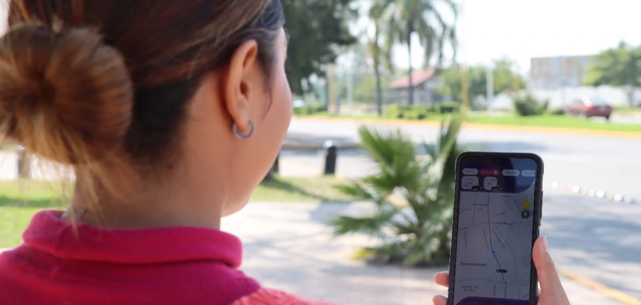 La app YoVoy StopBus permite ver en tiempo real los camiones urbanos en Aguascalientes, planificar viajes y consultar saldo de la Tarjeta Soluciones YoVoy.