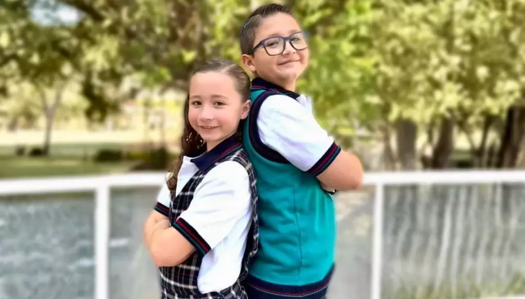 Ian y Ania, de 11 y 8 años, ganaron la Olimpiada Internacional de Tecnología 2025 por sus proyectos que promueven valores y creatividad desde Aguascalientes.