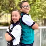 Ian y Ania, de 11 y 8 años, ganaron la Olimpiada Internacional de Tecnología 2025 por sus proyectos que promueven valores y creatividad desde Aguascalientes.