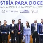 Tere Jiménez encabezó la graduación de la primera generación de maestría del CAM, un logro que simboliza vocación, esfuerzo y amor por la educación.