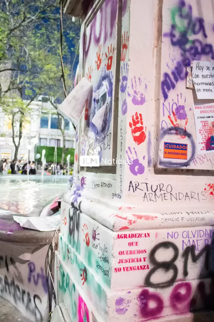 Rayar propiedad pública es un delito