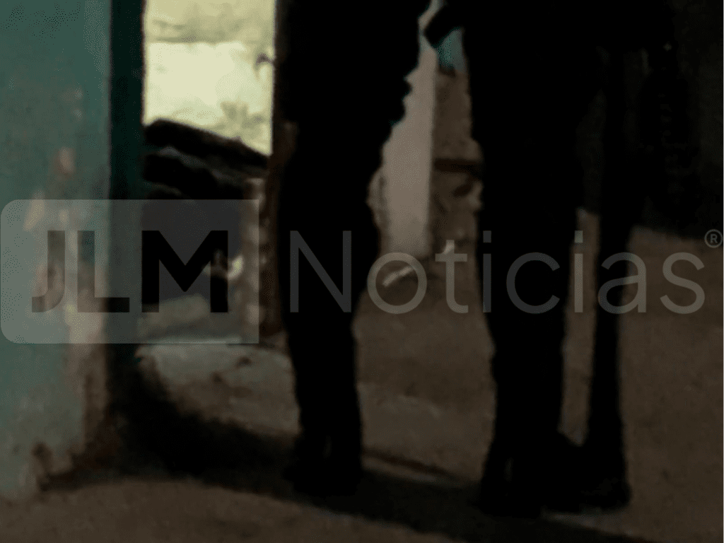 Imagen de la escena acordonada en San José de Gracia tras el feminicidio de una joven de 22 años, asesinada por su expareja pese a contar con una orden de restricción. Foto: JLMNoticias / Especial / Kaos Policíaco / Héctor Almeida