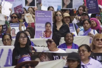 Comercios del Centro Histórico afectados por marchas del 25N, según Canaco CDMX