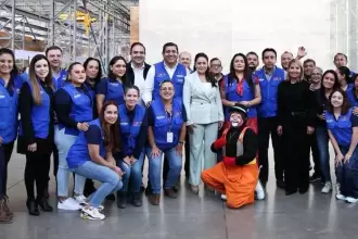 La gobernadora Tere Jiménez entregó mobiliario a 86 comedores y reconoció a más de 300 personas capacitadas en salud y desarrollo comunitario.