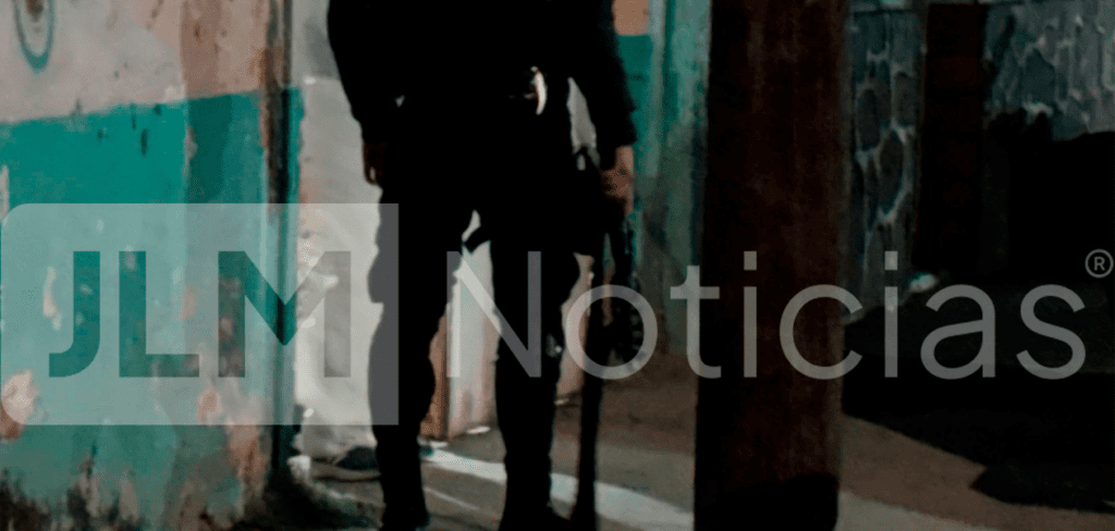 Imagen de la escena acordonada en San José de Gracia tras el feminicidio de una joven de 22 años, asesinada por su expareja pese a contar con una orden de restricción. Foto: JLMNoticias / Especial / Kaos Policíaco / Héctor Almeida