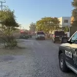Paramédicos atienden a tres hombres intoxicados en Cotorinas, Aguascalientes.