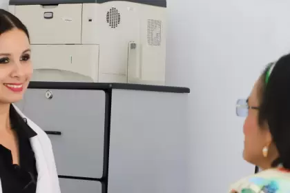 Aguascalientes fortalece la atención emocional para mujeres y niñas con módulos especializados en centros de salud y hospitales, ofreciendo apoyo psicológico gratuito.