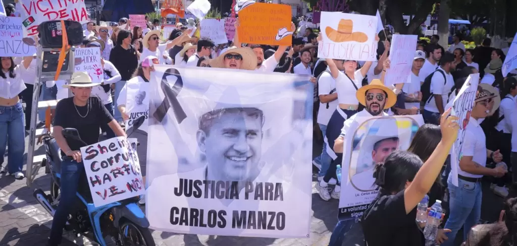 Protestas tras el asesinato del alcalde Carlos Manzo