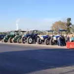 Paro nacional de transportistas y agricultores bloquea carreteras y afecta rutas en Aguascalientes.