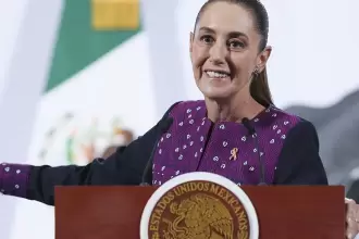 Claudia Sheinbaum durante la mañanera aclarando que no habrá persecución contra manifestantes del megabloqueo