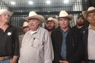 Productores bloqueando carreteras en protesta por la nueva Ley de Aguas en México