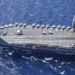 USS Gerald R. Ford, el portaaviones más grande del mundo, en el Caribe.