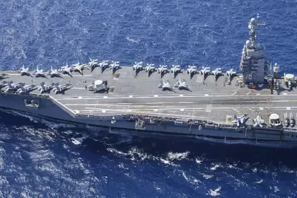 USS Gerald R. Ford, el portaaviones más grande del mundo, en el Caribe.