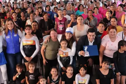 Sedeso entrega más de 3 mil kits productivos y recreativos a alumnos y egresados de las Casas del Bien Común para fortalecer habilidades y generar ingresos.