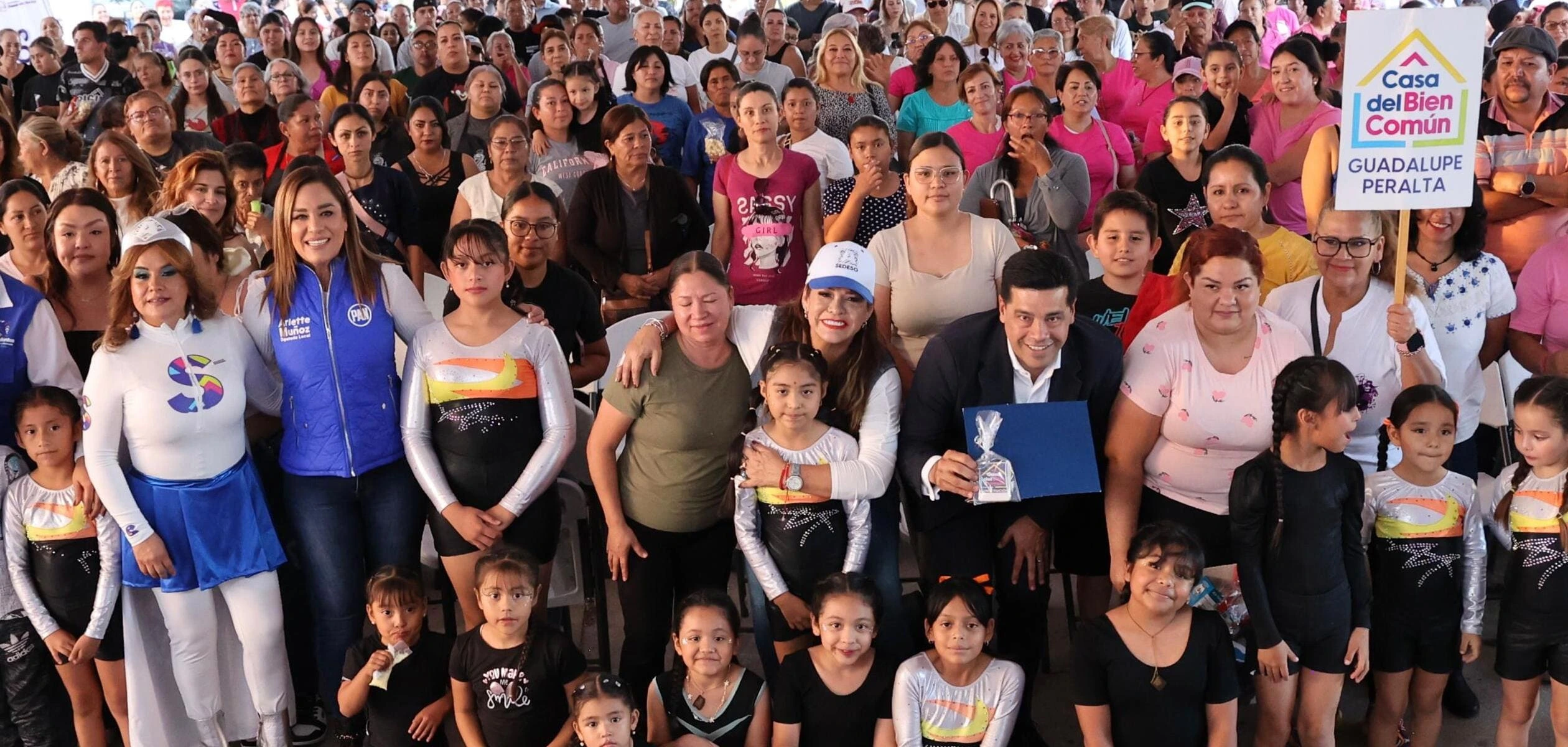 Sedeso entrega más de 3 mil kits productivos y recreativos a alumnos y egresados de las Casas del Bien Común para fortalecer habilidades y generar ingresos.