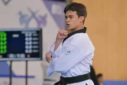 Hermanos Obed y Roy Martínez ganan tres medallas para Aguascalientes en el Nacional Universitario de Taekwondo Conadeip 2025.