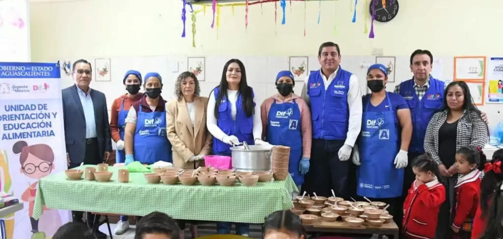 El DIF Estatal supervisa comedores escolares en Rincón de Romos; más de 13 mil niñas y niños reciben desayunos nutritivos que fortalecen su desarrollo y aprendizaje.