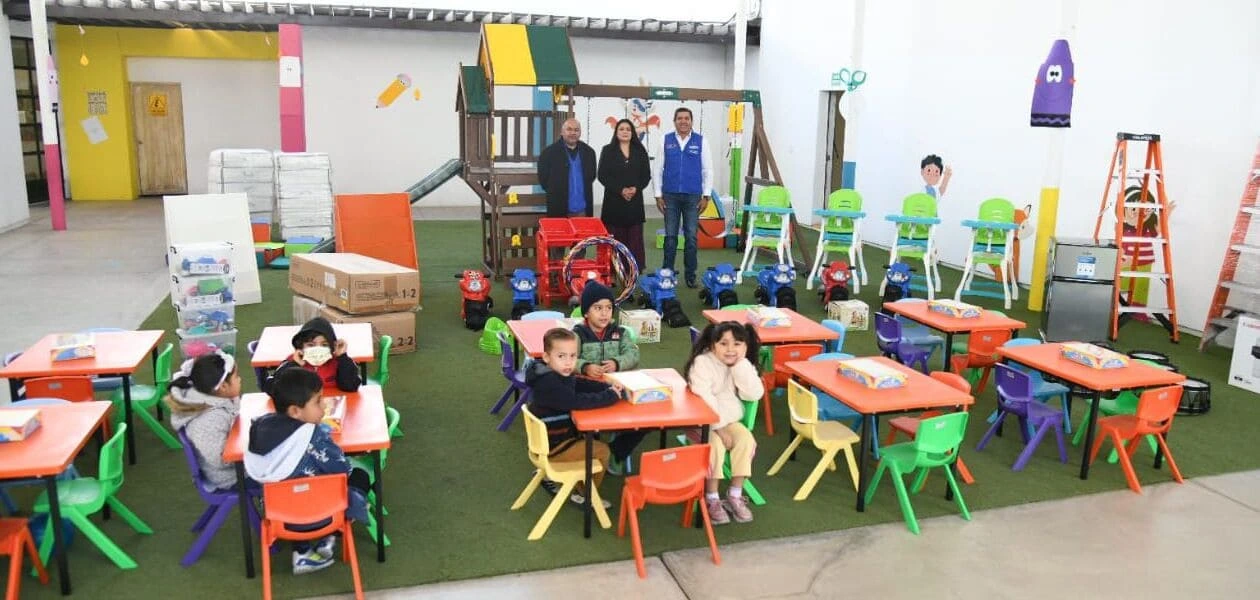 Aurora Jiménez Esquivel entrega equipamiento al CAI San Marcos para fortalecer la atención integral de niñas y niños y apoyar a familias trabajadoras de Aguascalientes.