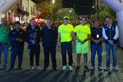 Más de ocho mil personas participaron en la Carrera Nocturna de la Copa Aguascalientes 2025, un evento deportivo y familiar lleno de energía y convivencia.