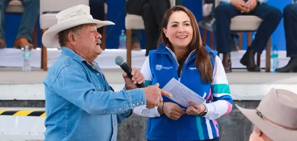 Tere Jiménez se reúne con productores del campo para revisar temas de agua, concesiones y certidumbre jurídica, buscando proteger la actividad agrícola.