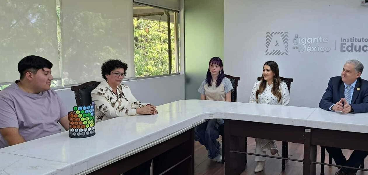Jóvenes del CETis 80 reciben reconocimiento internacional en INFOMATRIX Argentina 2025 con Jumix Flow, plataforma educativa innovadora e incluyente.