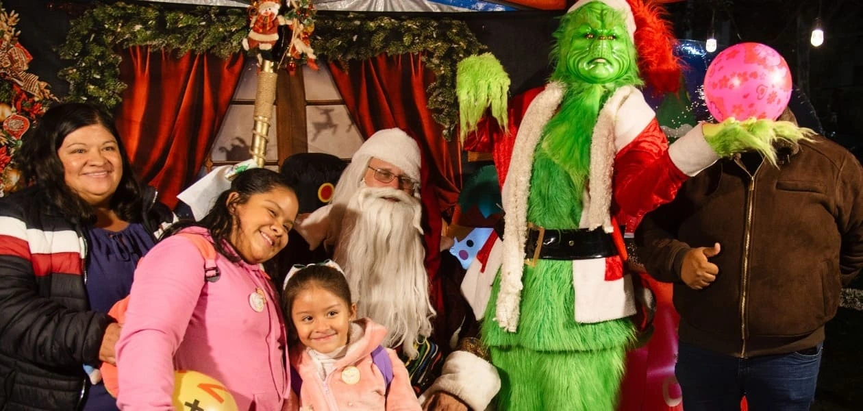 Villa Navidad llegará a la Línea Verde con luces, actividades gratuitas, artesanías, gastronomía y pistas de patinaje para toda la familia.