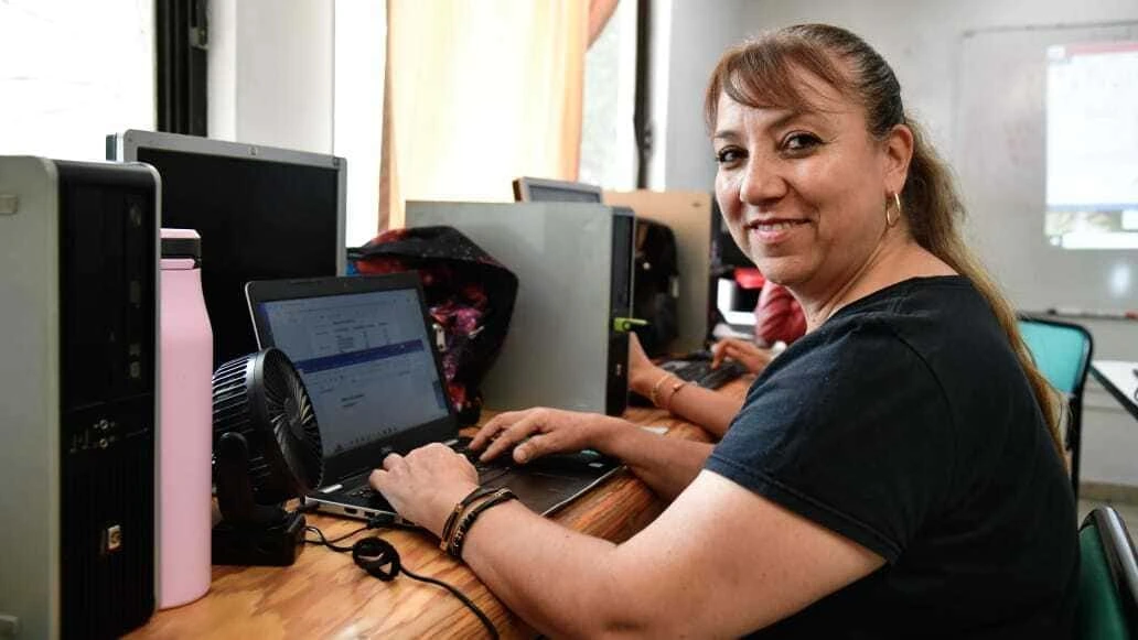 DIF Estatal ofrece talleres gratuitos con guardería y apoyo psicológico en el CAIM para impulsar la autonomía y formación de madres de familia en Aguascalientes.