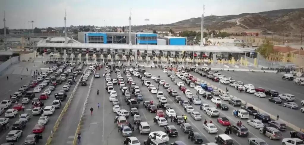 El alcalde de Tijuana, Ismael Burgueño Ruiz, anunció la consolidación de nuevos acuerdos con autoridades estadounidenses para poner en marcha un nuevo acceso Sentri (Secure Electronic Network for Travelers Rapid Inspection).