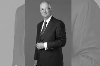 Ricardo Salinas, fotografía en blanco y negro.