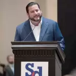 El alcalde Ismael Burgueño presume acuerdos con autoridades de EE. UU. para agilizar cruces fronterizos.