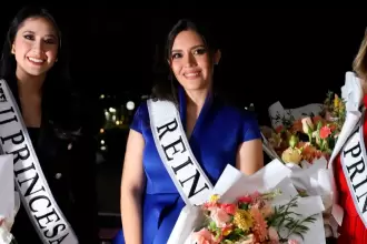Alexa González, Reina de la Feria Nacional de San Marcos 2026, junto a Andy y Mina, princesas de la FNSM2026. Foto: JLMNoticias / Patronato FNSM2026.