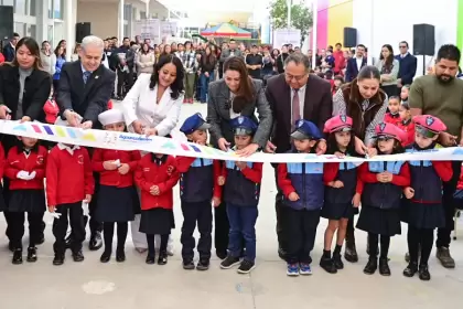 Aguascalientes entrega la rehabilitación integral del Jardín de Niños Vicenta Trujillo, con mejoras estructurales y apoyo a más de 70 años de historia educativa.