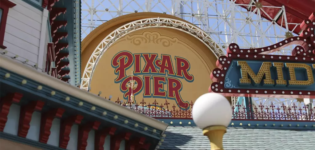 Disney invierte mil millones de dólares en OpenAI para integrar inteligencia artificial en sus personajes y contenidos