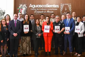 INE entrega a Tere Jiménez la Agenda de Atención basada en la voz de 137 mil niñas y niños; el documento orientará acciones para garantizar sus derechos y bienestar.