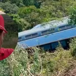 Tren Interoceánico descarrilado en Oaxaca tras el accidente que dejó 13 personas fallecidas